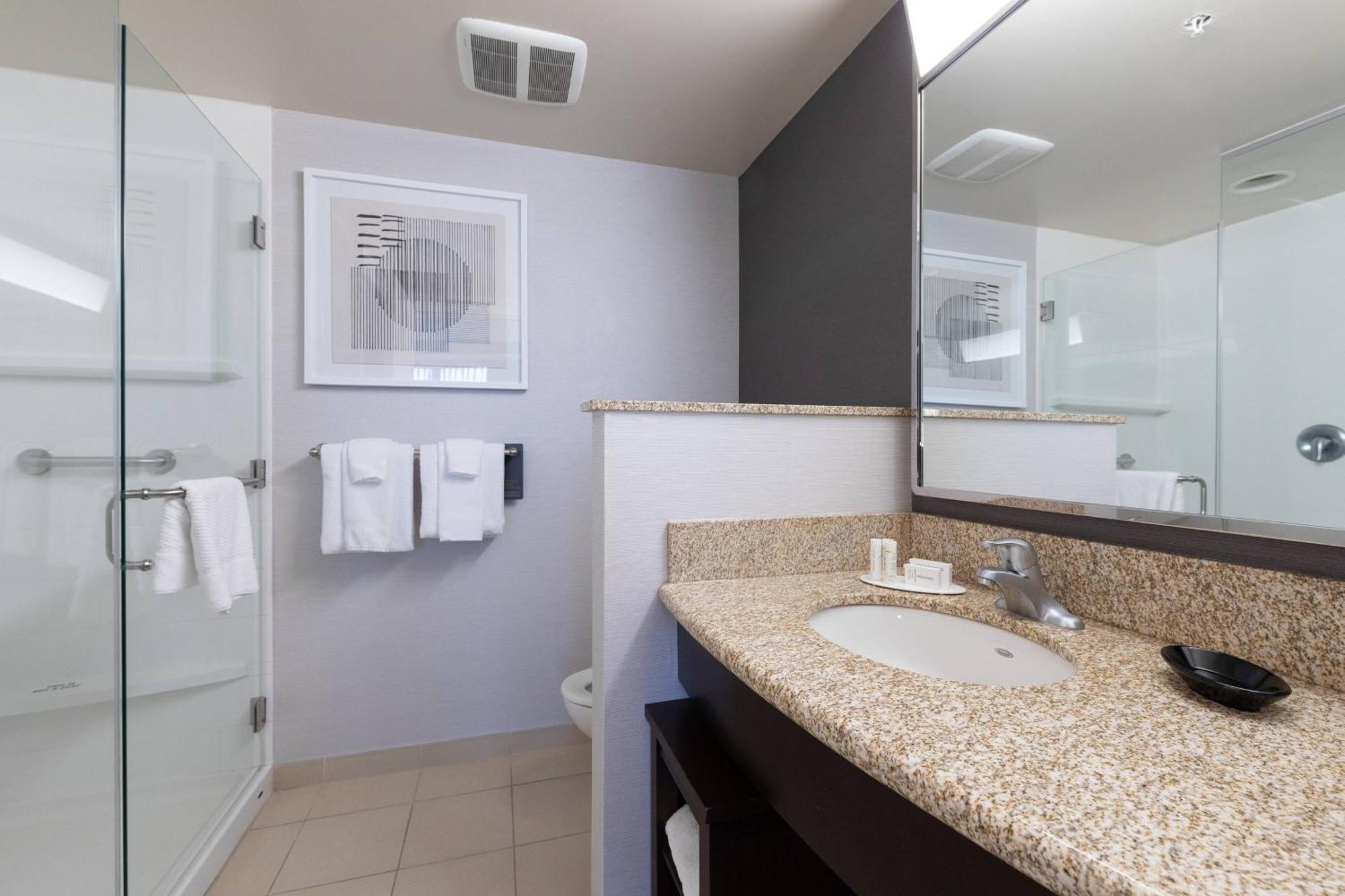Courtyard By Marriott Cincinnati Midtown/Rookwood Exterior foto